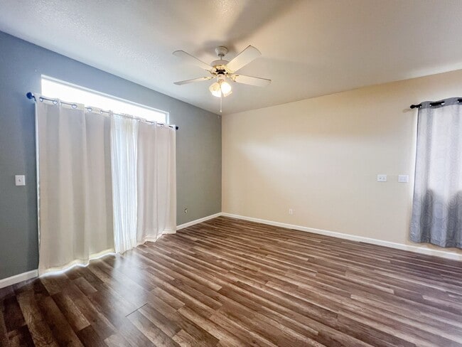 Building Photo - Beautiful 3 Bed, 2 Bath Home