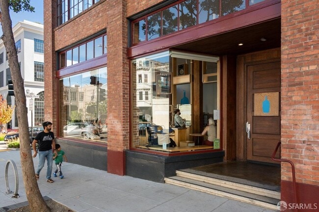 Building Photo - 461 2nd St
