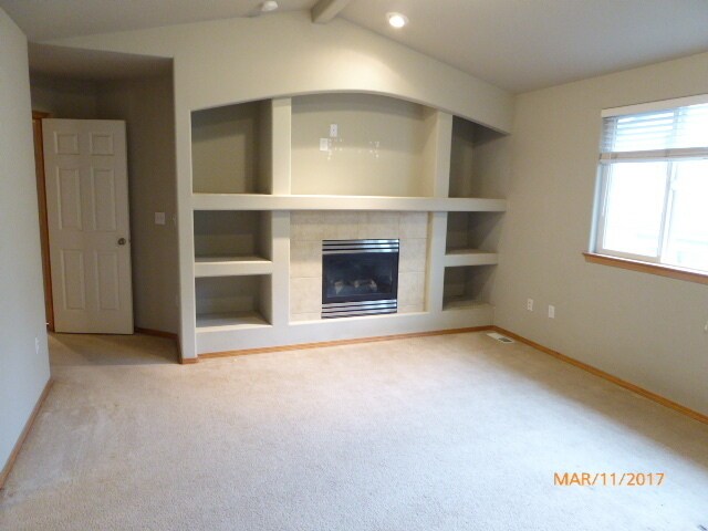 Building Photo - Beautiful 4 Bed 2.5 Bath Home in Mill Creek