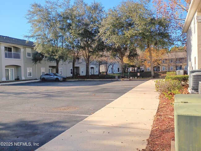 Building Photo - 6106 Maggies Cir