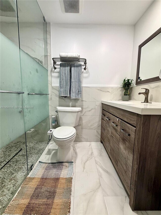 Building Photo - 3817 SW 33rd Ct