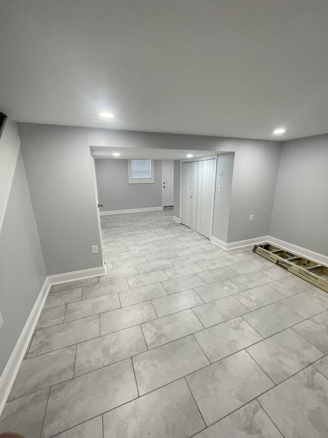 Building Photo - 7843 Lockwood Rd