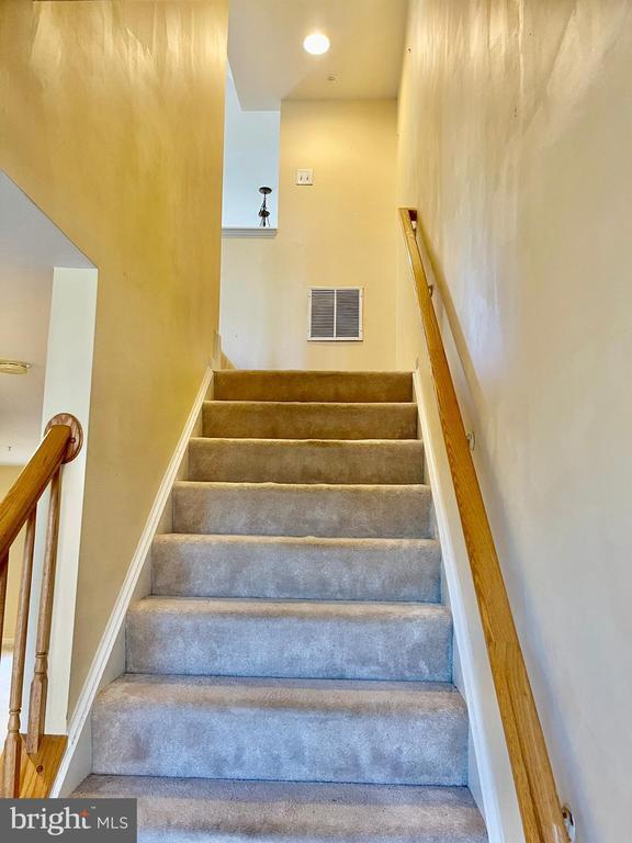 Building Photo - 1047 Lily Way