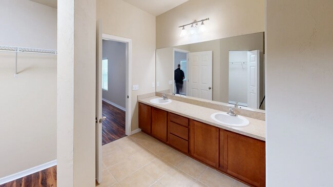 Building Photo - 2555 SW 76th St