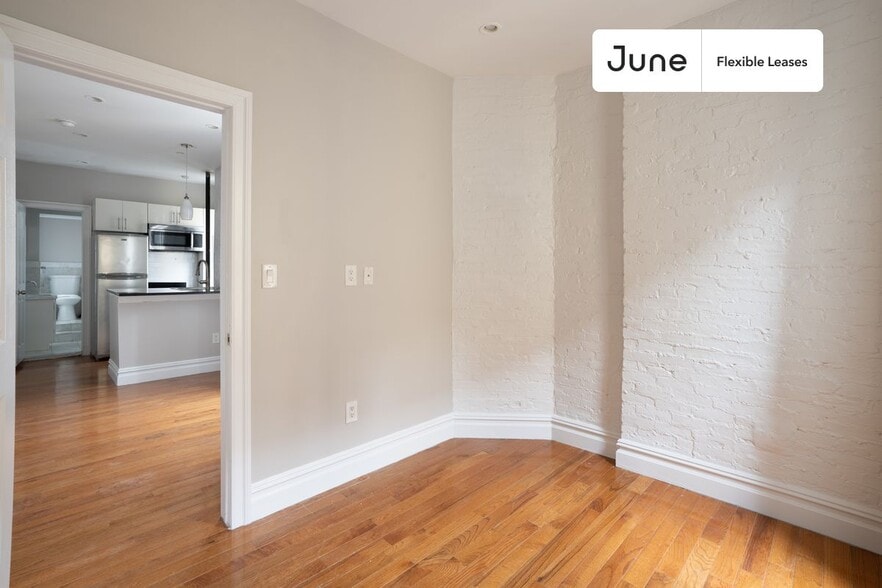 Building Photo - 826 9th Ave