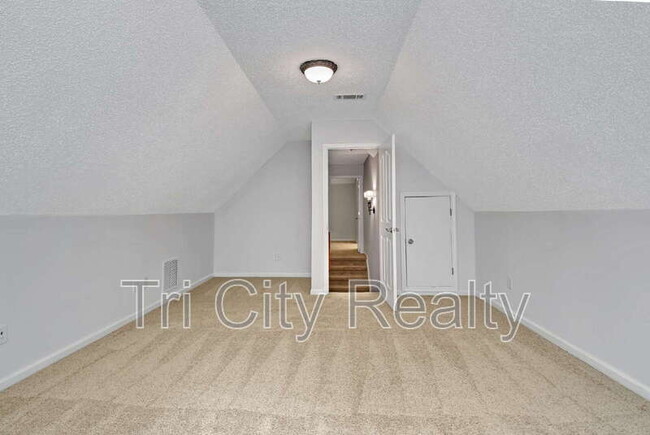 Building Photo - 69 Meadows Creek Ln