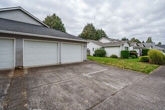 Building Photo - 2 Bedroom 2 Bath Single Level Move In Read...