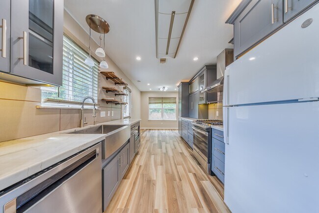 Building Photo - 2515 Cypress Island Dr