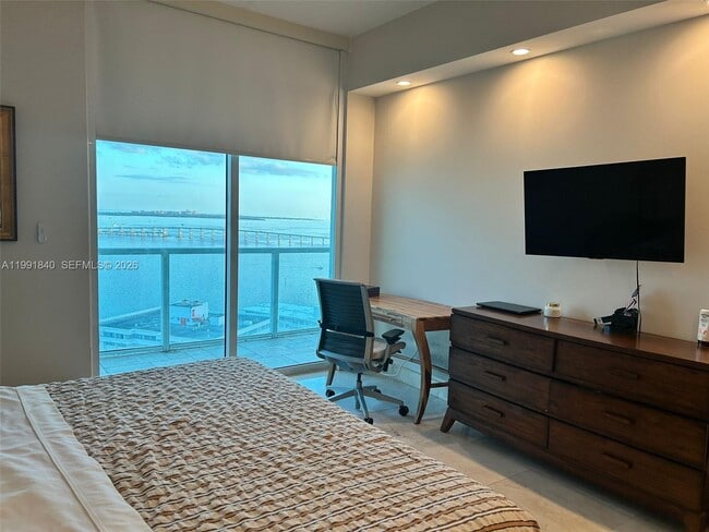 Building Photo - 218 SE 14th St