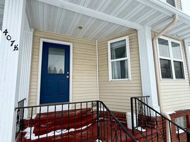 Building Photo - 407 N State St