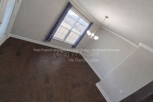 Building Photo - 431 Linda Ln