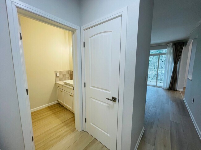 Building Photo - 25235 SE Klahanie Blvd