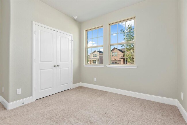 Building Photo - 22096 Volante Dr