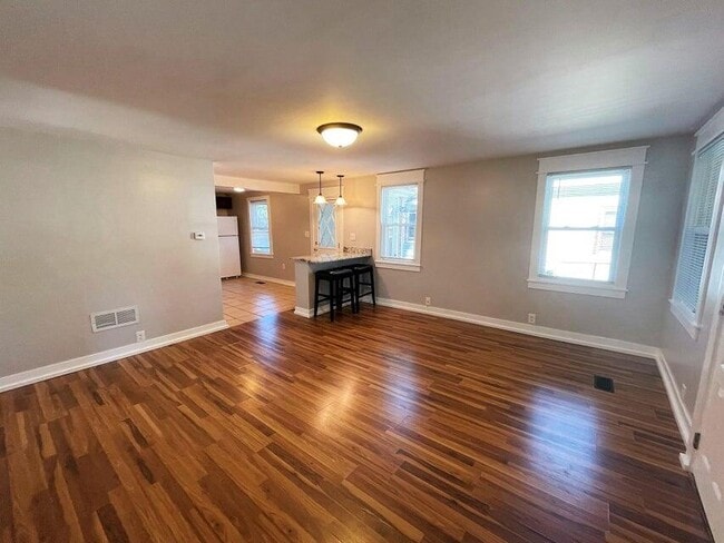 Building Photo - 212 E Washington St