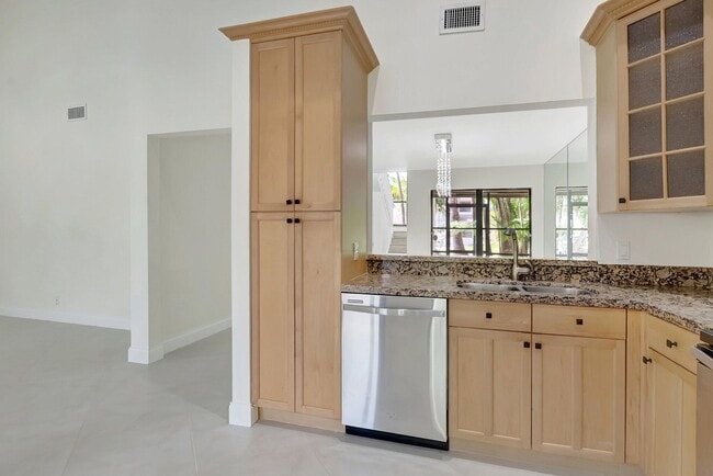 Building Photo - 9258 Ketay Cir