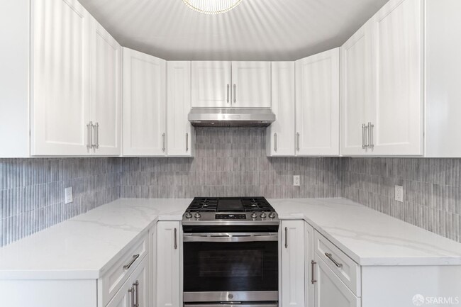 Building Photo - 689 43rd St