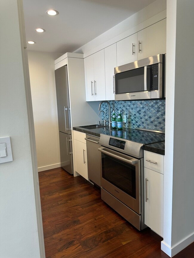 Building Photo - 1177 California St