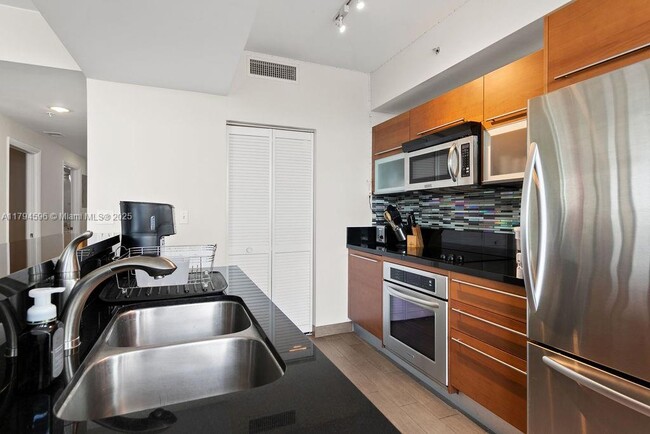 Building Photo - 244 Biscayne Blvd