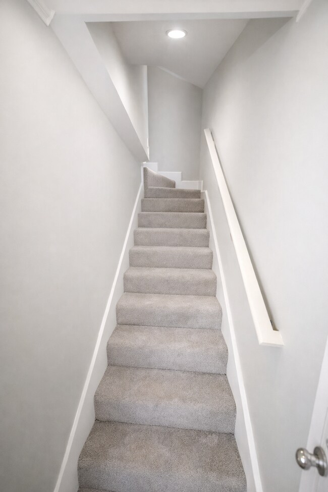 Building Photo - 3258 Napier Ave