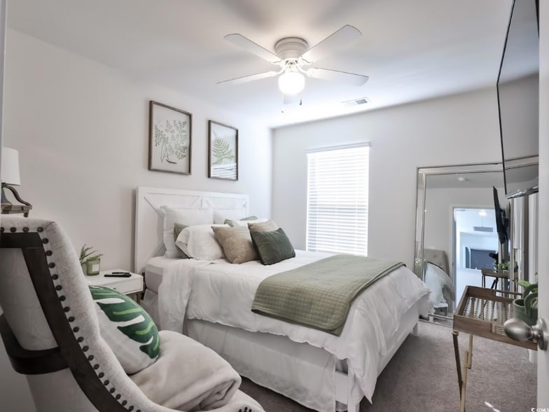 Building Photo - 843 67th Ave N