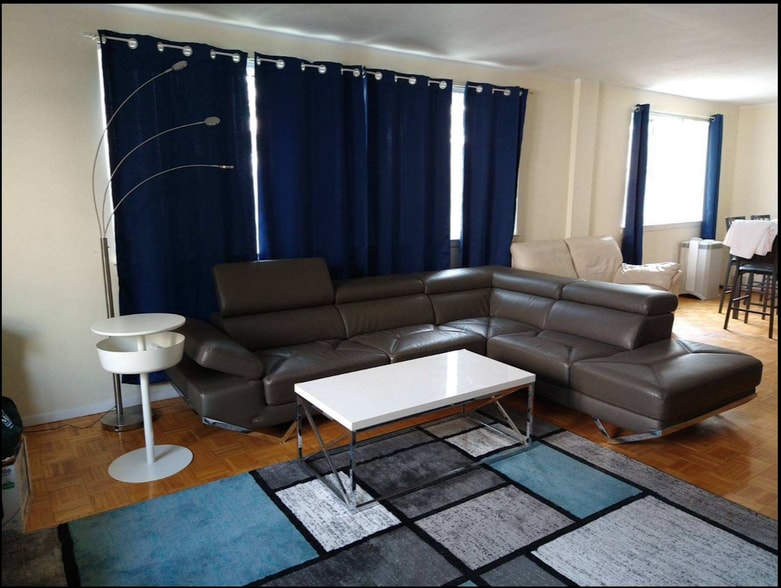 Building Photo - 893 Farmington Ave