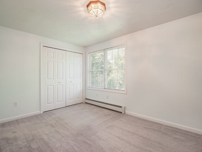 Building Photo - 90 A Loxwood St