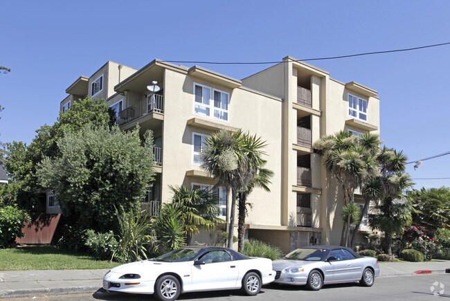 Building Photo - 80 Castro St