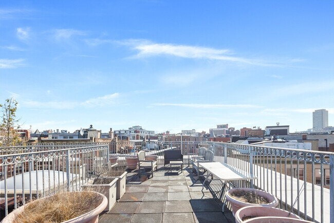 Building Photo - 100 Salem St