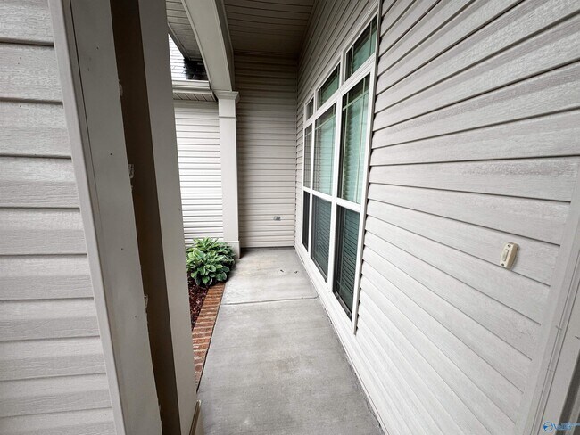 Building Photo - 14389 Water Stream Dr