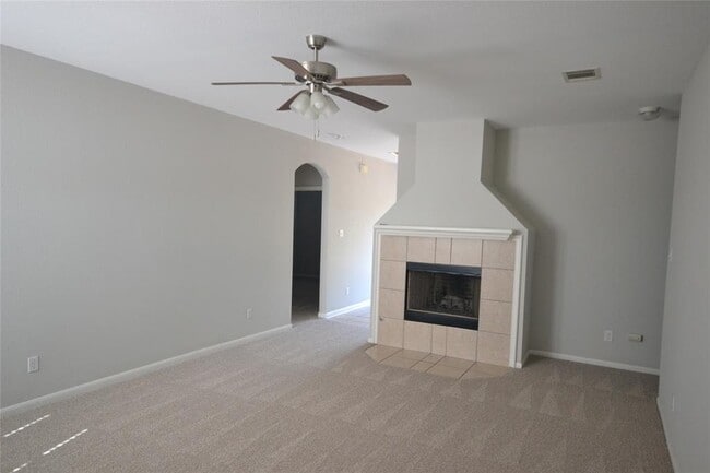 Building Photo - 1501 Encino Dr