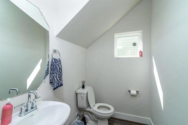 Building Photo - 7501 Travertine Spring Dr