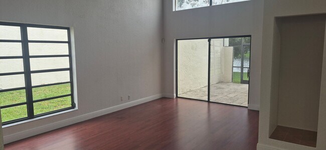 Building Photo - 1145 NW 98th Terrace