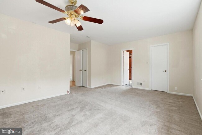 Building Photo - 8031 Sleepy View Ln