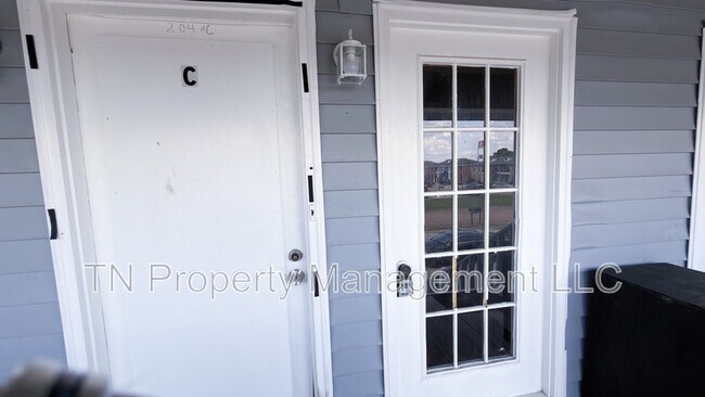 Building Photo - 204 Cantal Dr