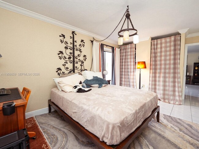 Building Photo - 130 S Shore Dr