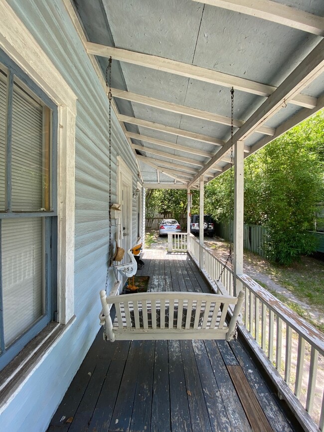 Side Porch - 510 S 6th St
