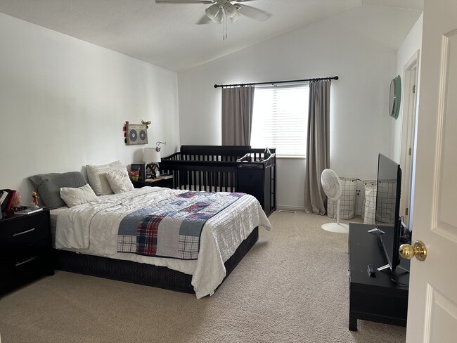 Building Photo - 2258 W 5700 S