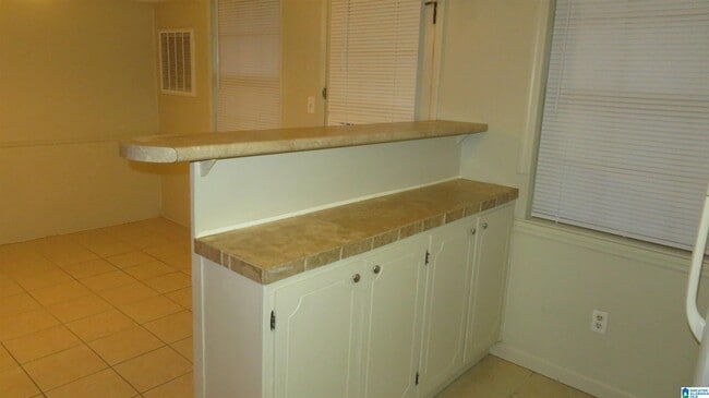 Building Photo - 3937 Montclair Rd