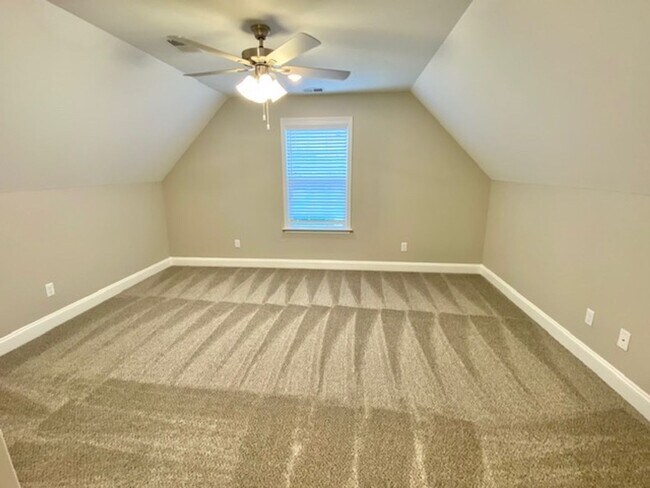 Building Photo - TuckerLanding5624