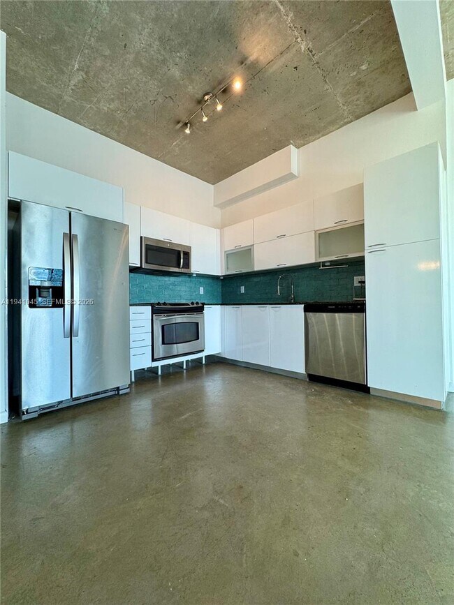 Building Photo - 234 NE 3rd St