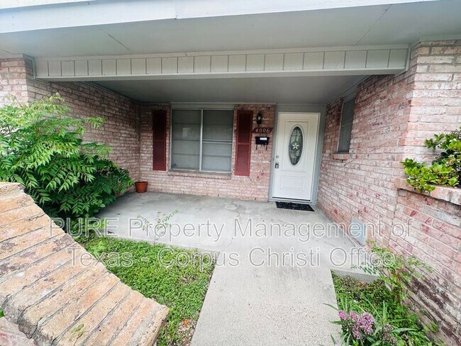 Building Photo - 4006 Panama Dr