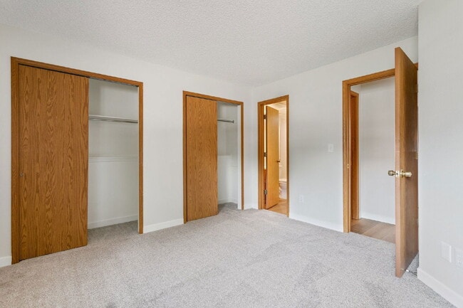 Building Photo - 4335 Conquista Dr