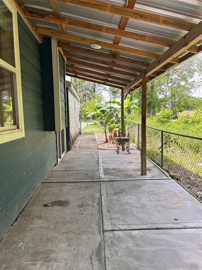 Building Photo - 16116 Green Manor Dr