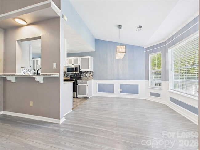 Building Photo - 14133 Walkers Crossing Dr