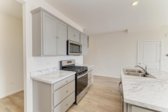 Building Photo - 5956 Hawkweed Dr