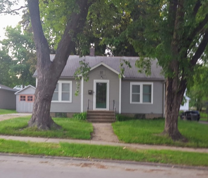 Front of Home - 320 Center St