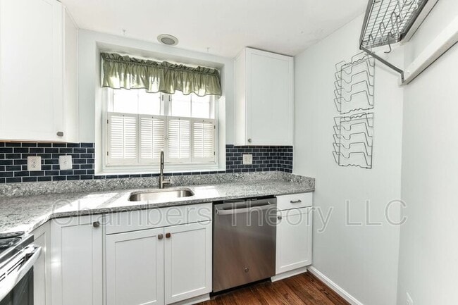 Building Photo - 1121 Portner Rd