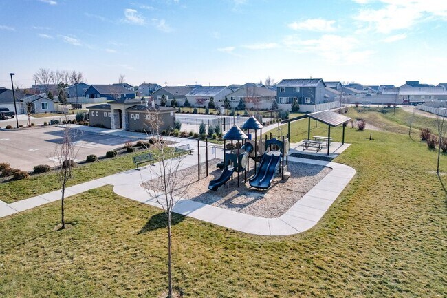 Building Photo - 6587 S Memory Wy