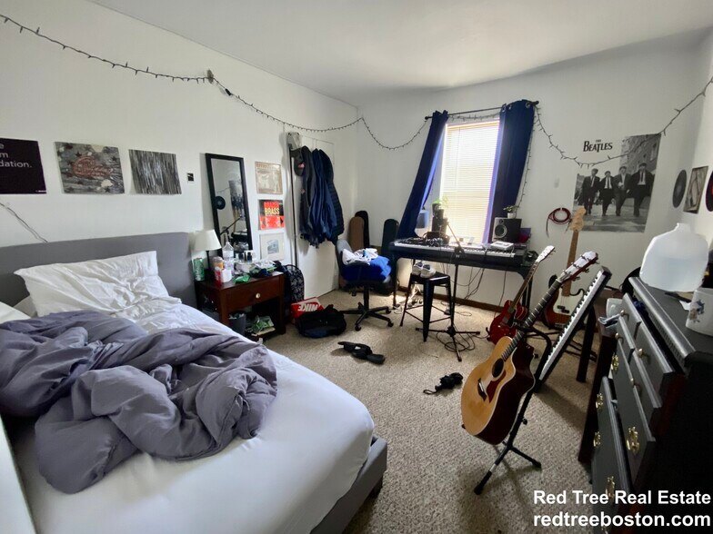 Building Photo - 88 Sheridan St