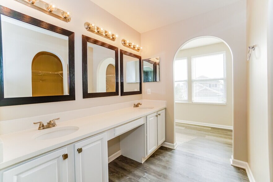 Building Photo - 4877 Grimm Dr